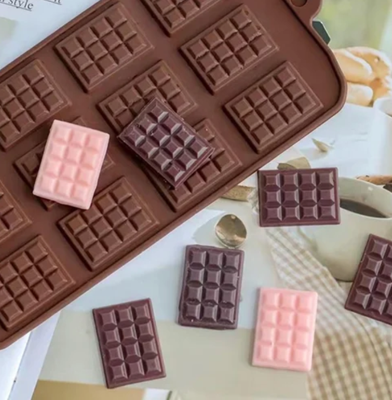 Mini chocolate- shaped wax melts